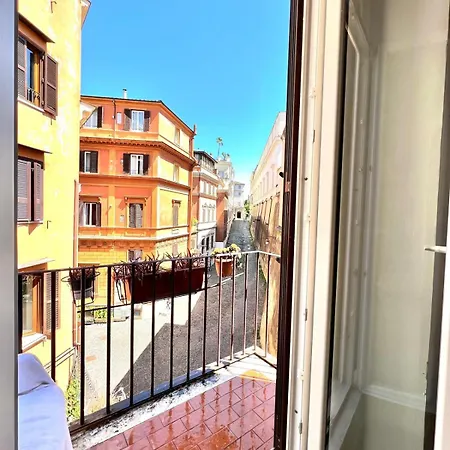Daire Giardini House 33 *