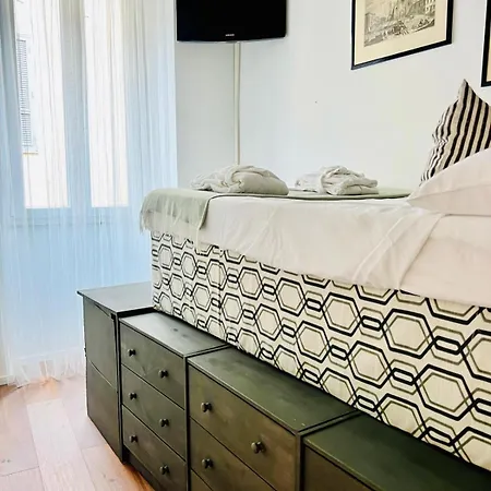 Daire Giardini House 33 *